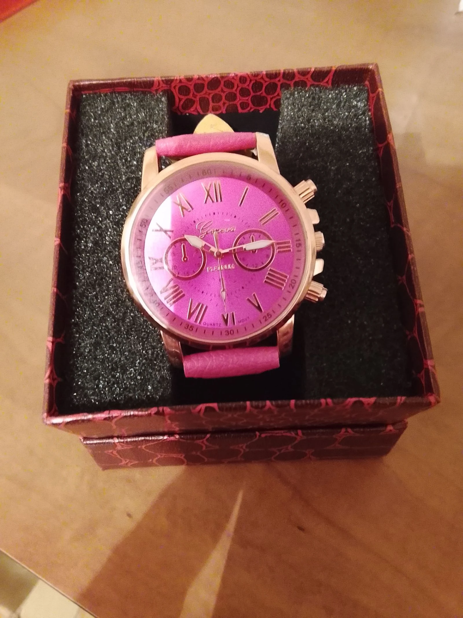 Montre femme Rose de la marque geneva